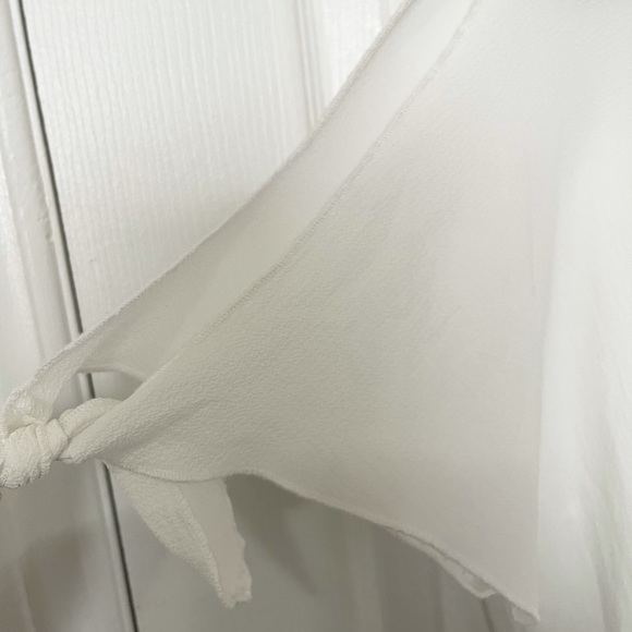 Beautiful Graphic tee - Picture 3 of 7